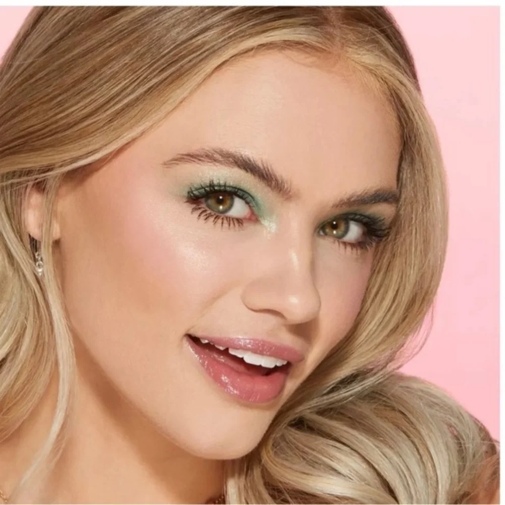 Too Faced Merry Makeup Pallette